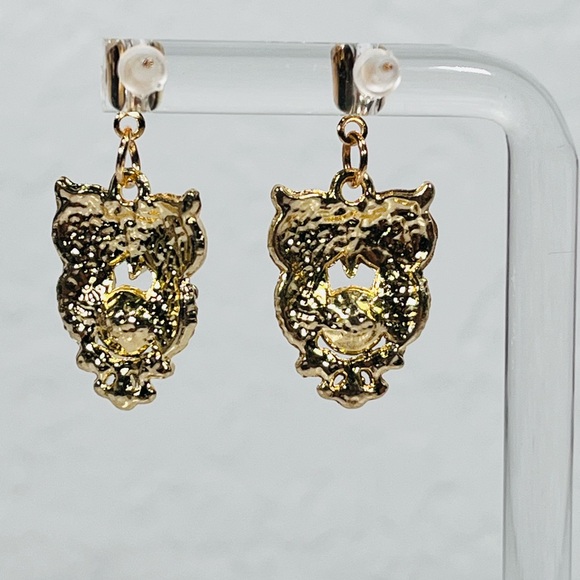 Owl Post Earrings - Picture 4 of 8